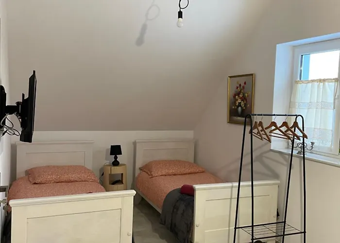 Nad Potokiem Lantgård Wapienne